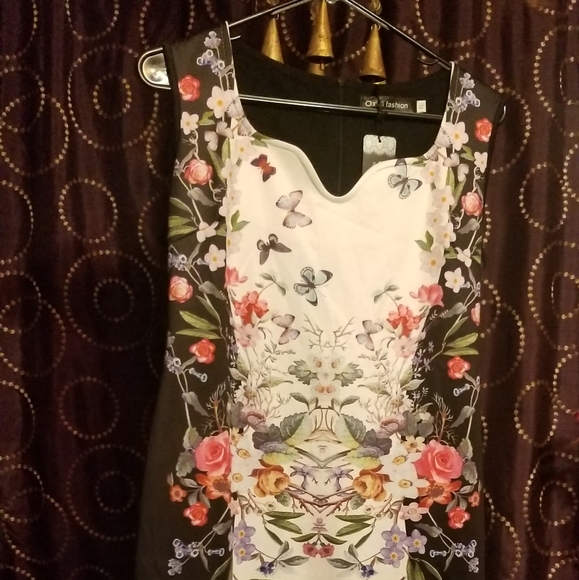 Dresses & Skirts - NWT Dress Black White Butterfly
